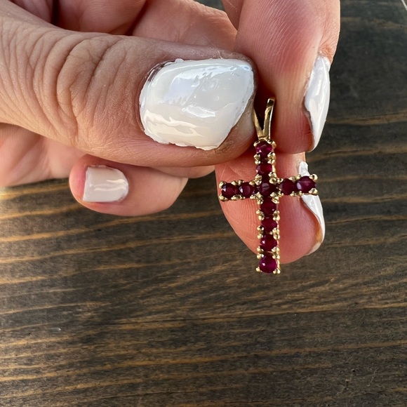 10k Gold Rubies cross - Picture 6 of 11